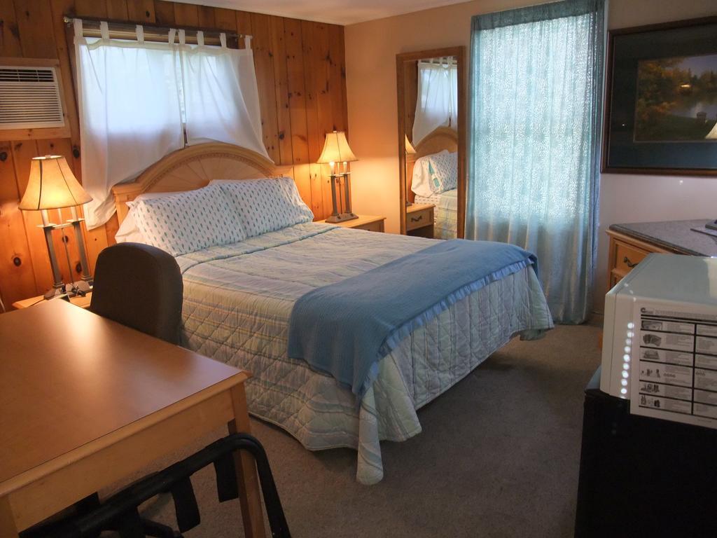 Hills Motor Court & Marina Motel Alexandria Bay Exterior foto
