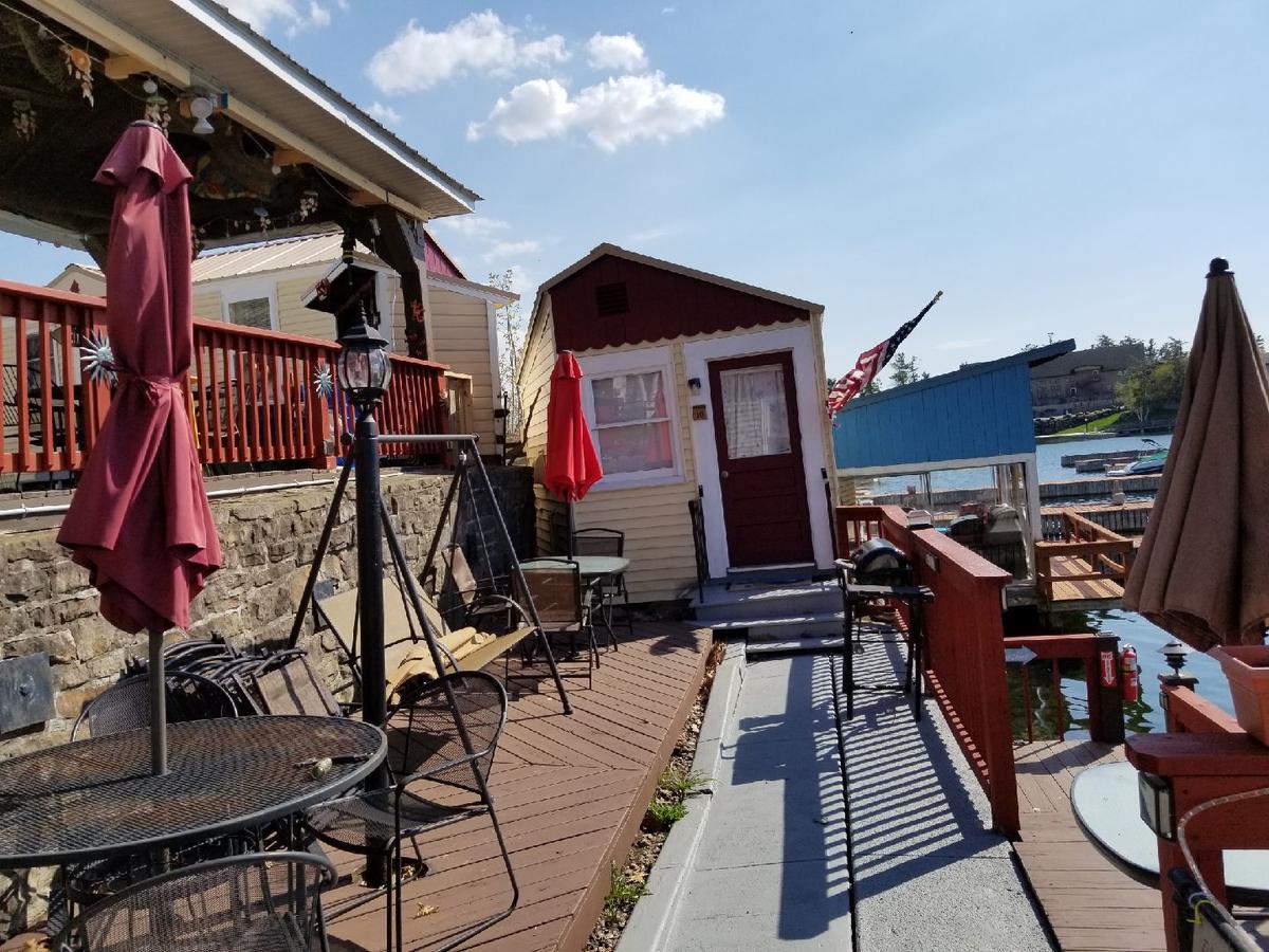 Hills Motor Court & Marina Motel Alexandria Bay Exterior foto